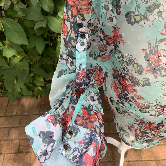 KUT FROM THE KLOTH Long Sleeve Flowy Blouse - Picture 6 of 8